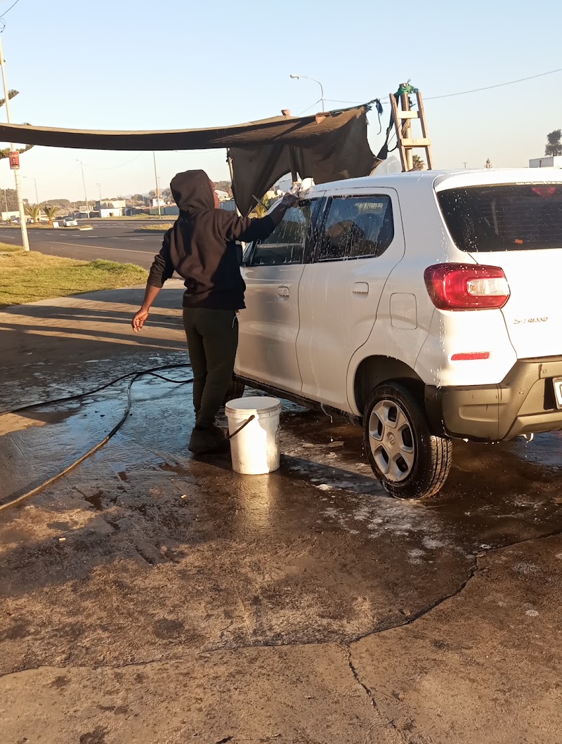 Kev dens car wash
